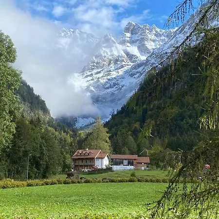 Cosy Chalet In A Wonderful Green Landscape Bex